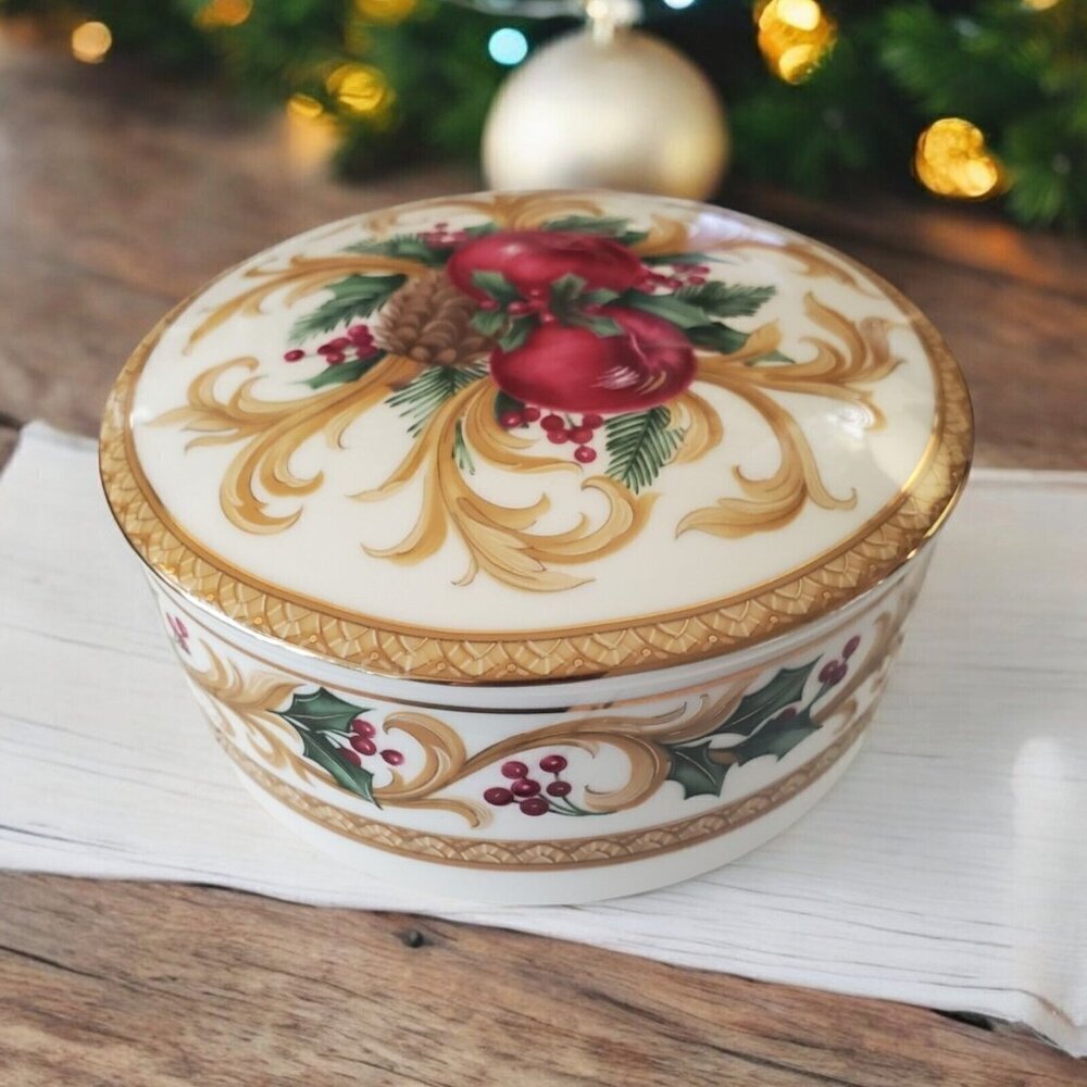 Mikasa Holiday Orchard Lidded Trinket/Candy Dish Porcelain 5 inches‎ Round Xmas